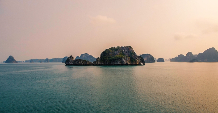 Detailed itinerary of a standard Ha Long Bay 1 day 1 night cruise