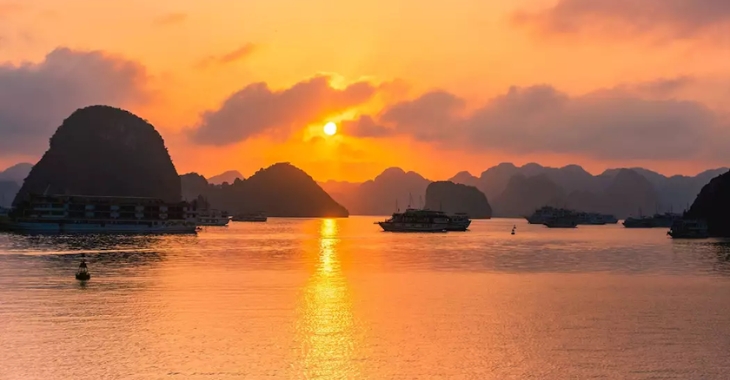 Why a 1-night cruise is the ideal way to explore Halong Bay?