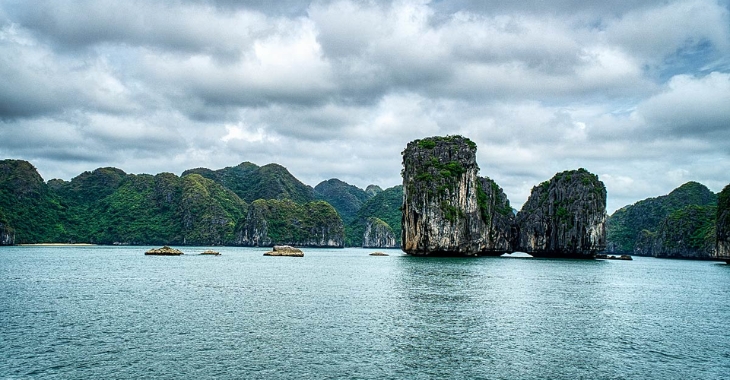 Detailed itineraries for one-day Ha Long Bay cruises
