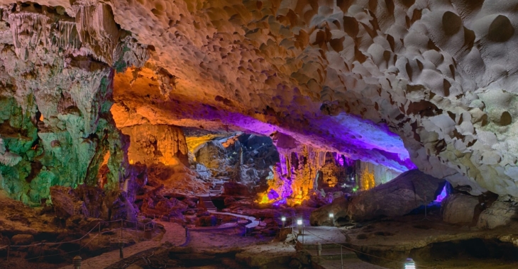 Thien cung cave (heavenly palace cave): The palace of the gods